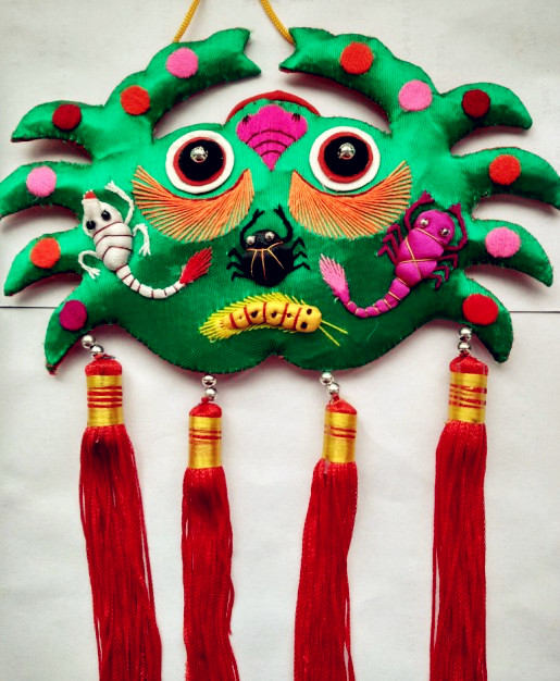 庆阳纯手工刺绣制做五毒香包特色青蛙蟾蜍螃蟹小孩用居家挂件